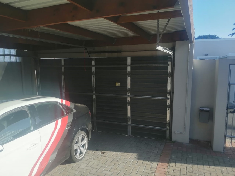 To Let 2 Bedroom Property for Rent in Athlone Western Cape